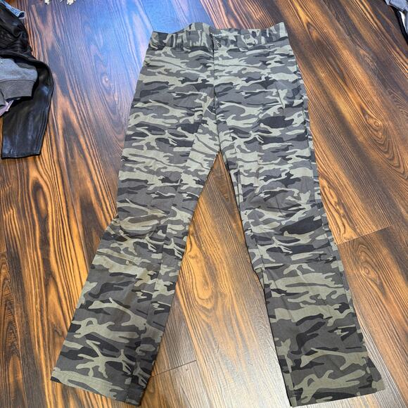 Columbia Women’s Omni-Shield Hiking Pants Size 10 & 32” length - Picture 1 of 9